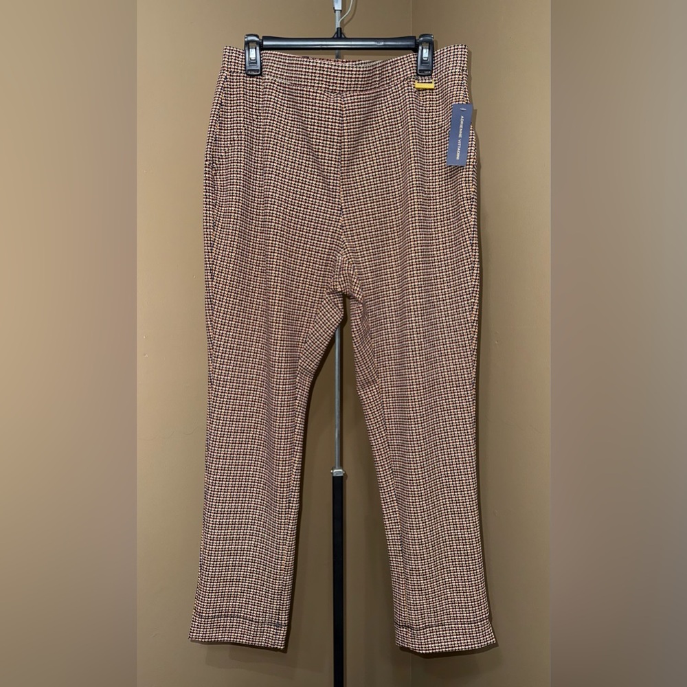 NWT ADRIENNE VITTADINI Straight Legs Magic Waist Womans Pants. Size XL.